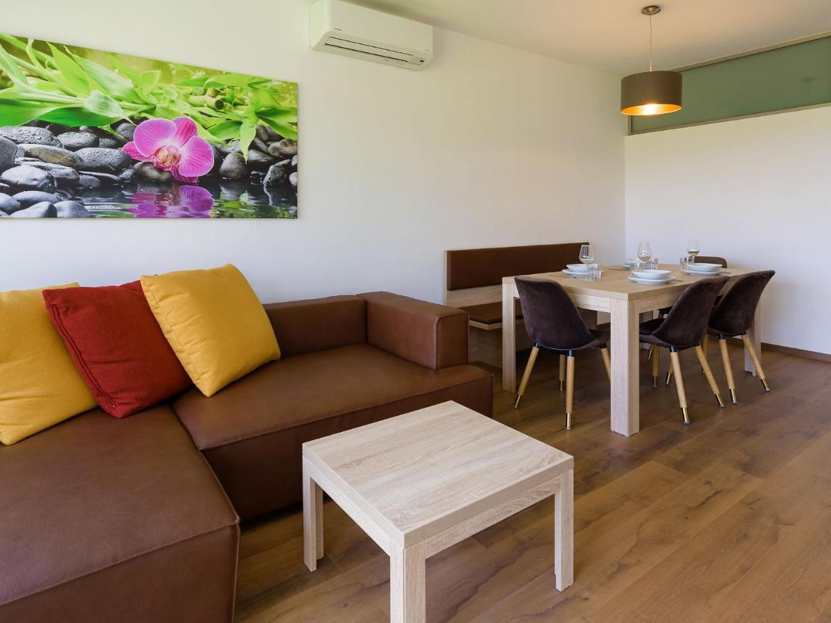 Apartment With Pool, Roof Terrace, Garden Zsira Exterior foto
